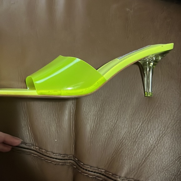 Steve Madden Neon Yellow Square Toe Lucite Heel - Picture 5 of 8